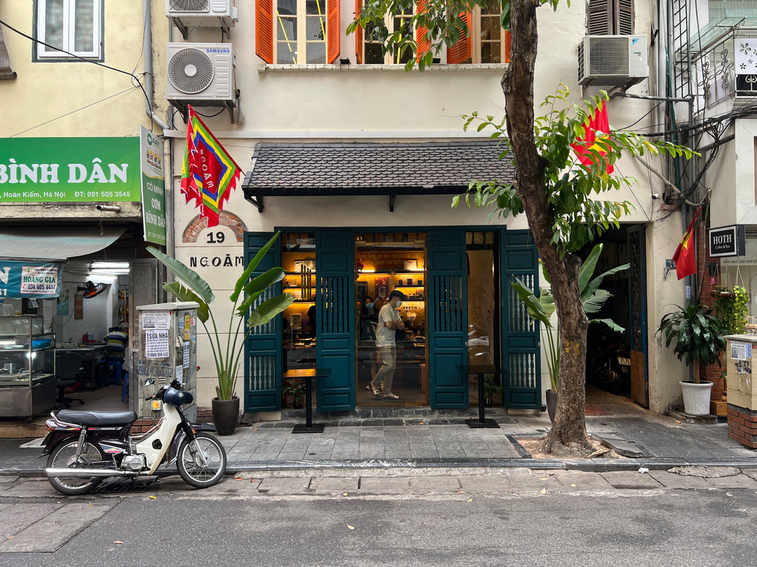 Ngoam Burgers in Hanoi